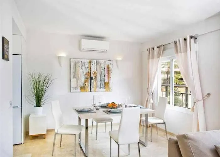 Best Location In Marbella. Beachfront!! アパート