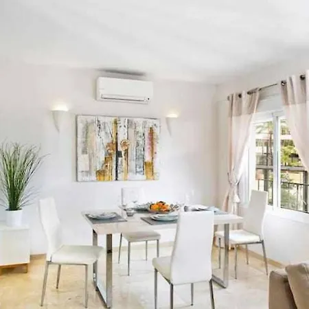Best Location In Marbella. Beachfront!! Apartman