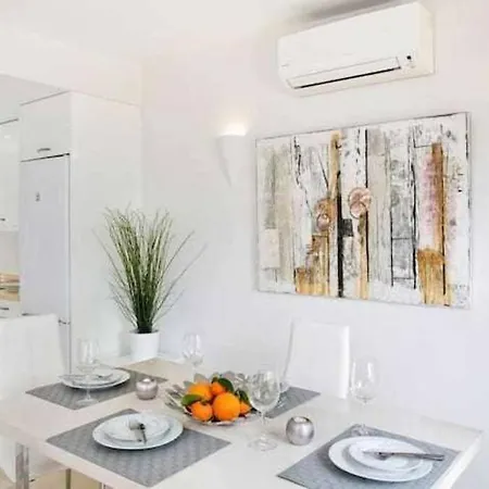 Apartman Best Location In Marbella. Beachfront!! *